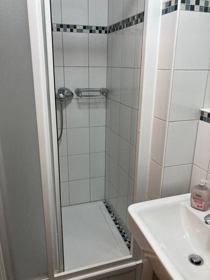 Schoene Zweiraumwohnung In 科特布斯 外观 照片